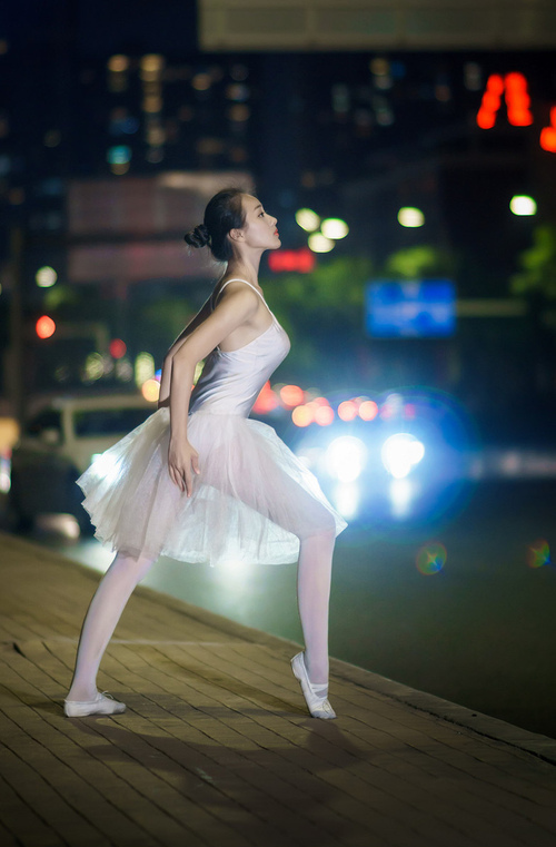 绿茵场上的和风革命，日本节奏如何影响美国，萨内纪录背后的战术密码